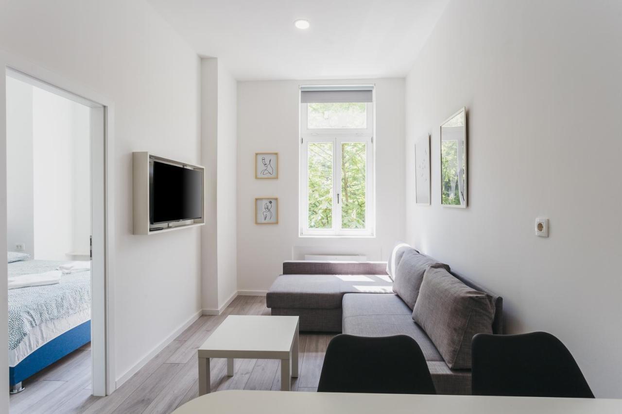 Mika Apartment And Studios 자그레브 외부 사진