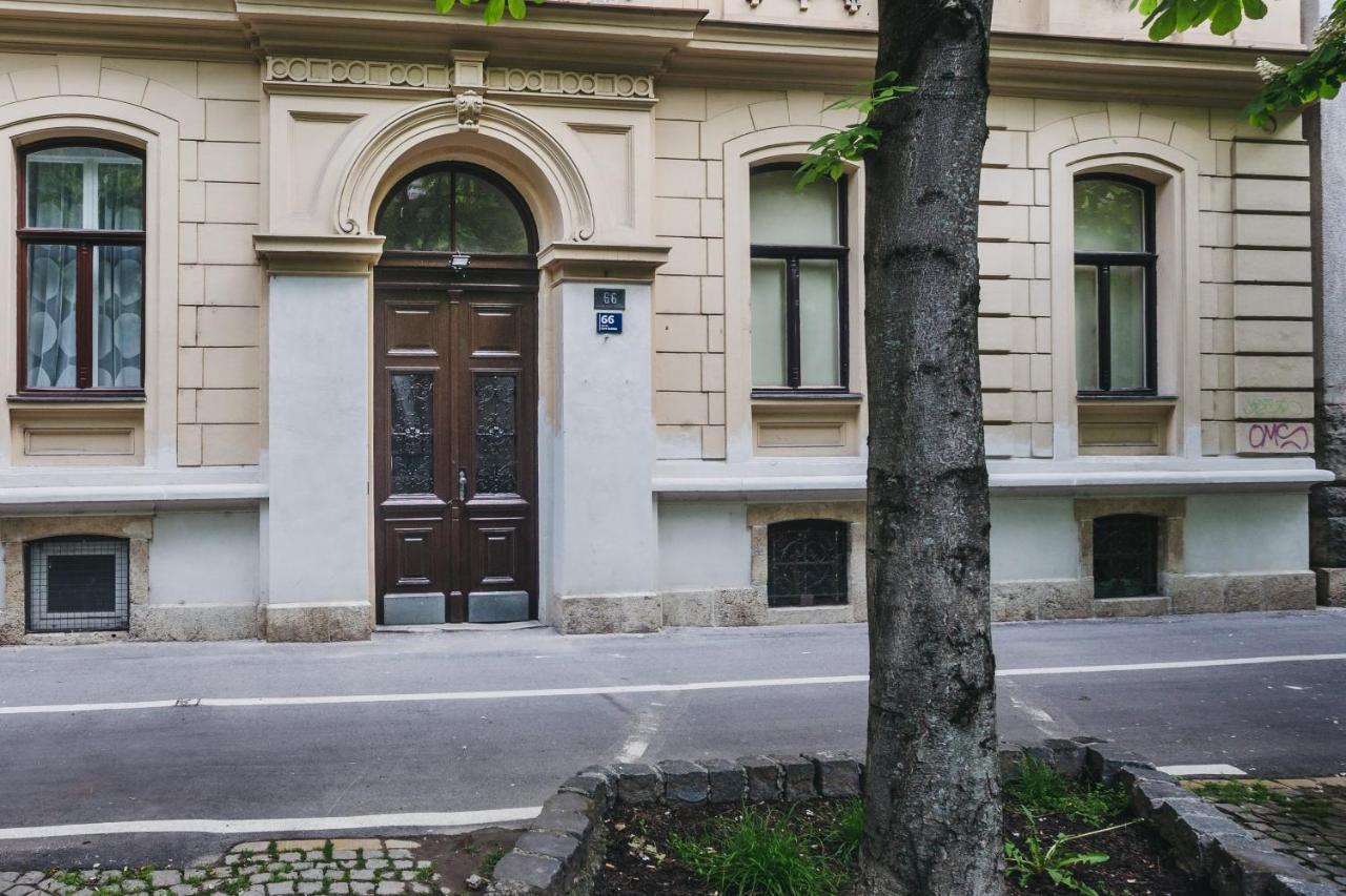 Mika Apartment And Studios 자그레브 외부 사진
